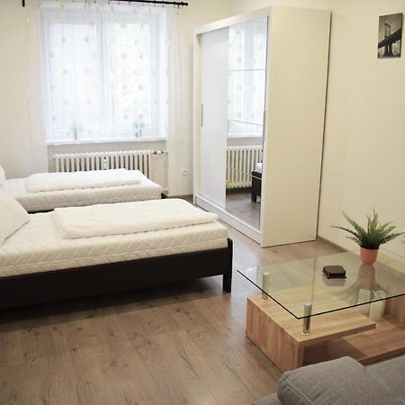 Center City Apartment II Nitra Luaran gambar